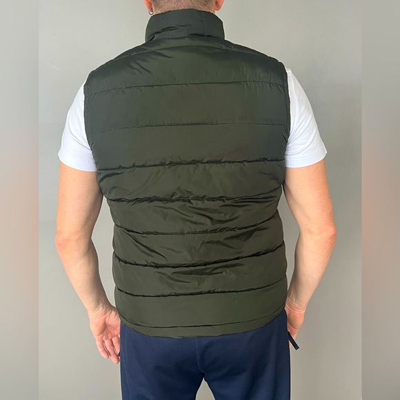 Gap Men’s Black/Dark Green Vest szM - Picture 2 of 3